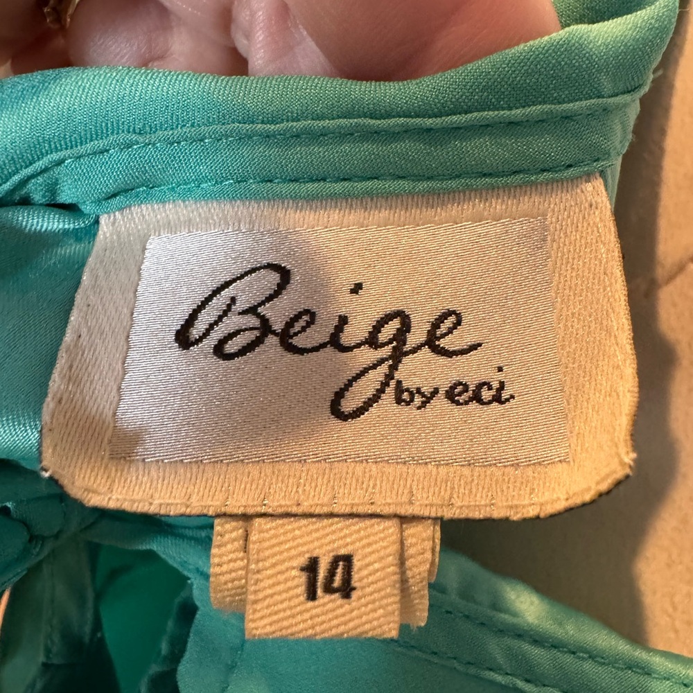 Elegant Teal Ruffle Dress - Picture 3 of 4